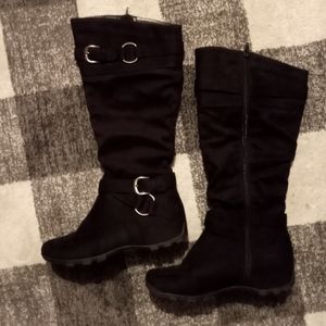 Black UNR8ED boots